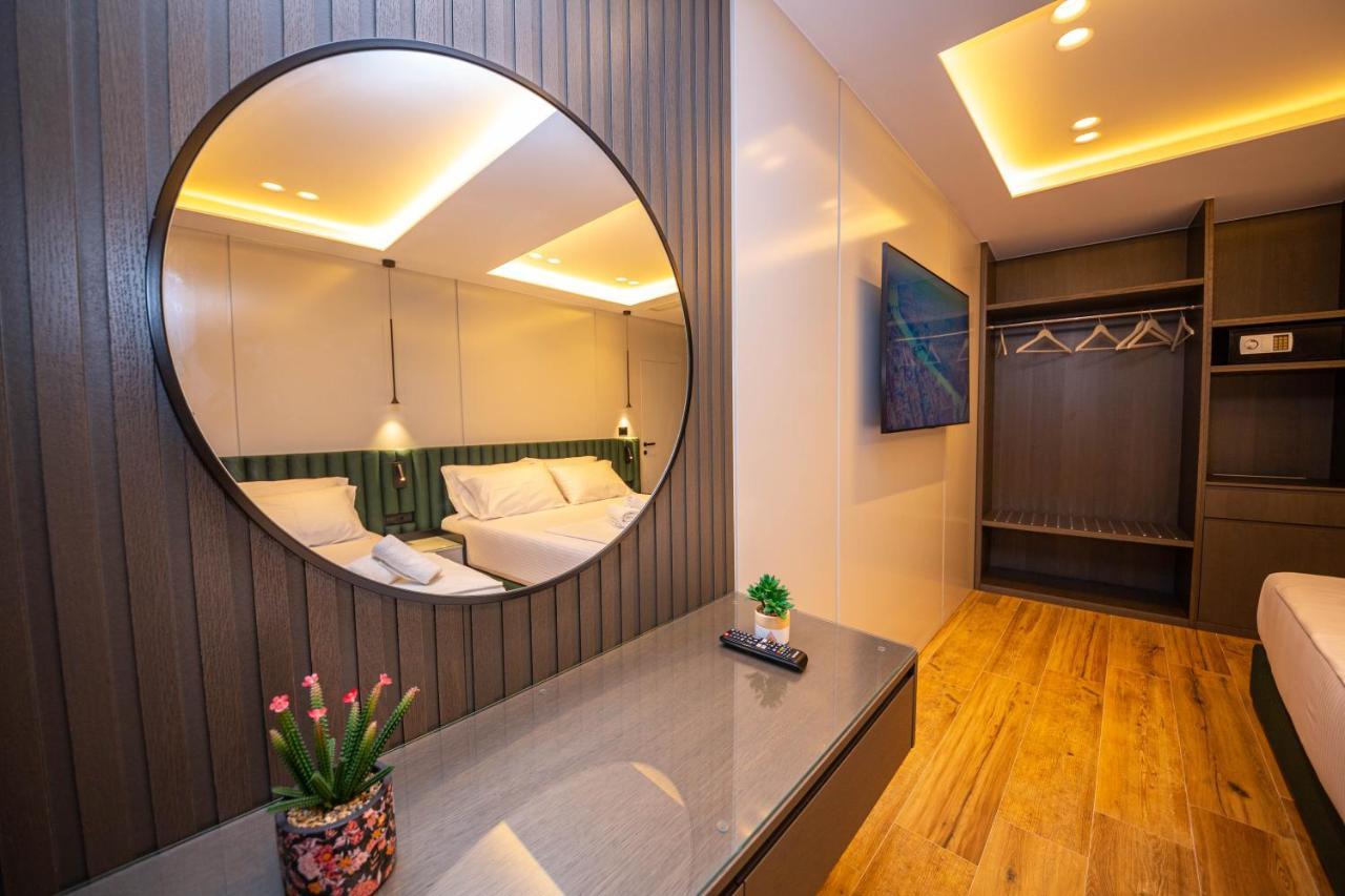 Hotel Lili-1 Саранда Экстерьер фото