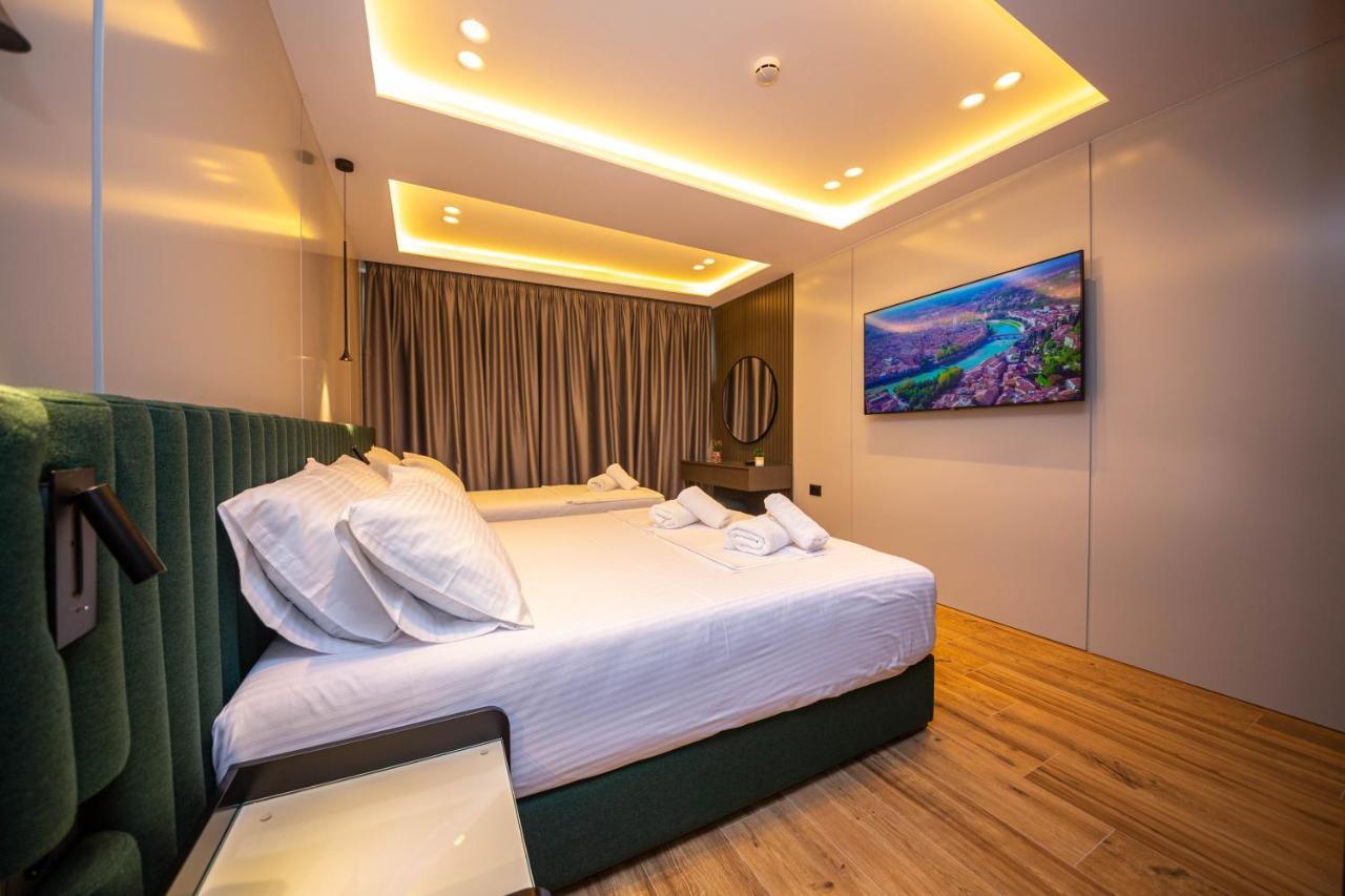 Hotel Lili-1 Саранда Экстерьер фото